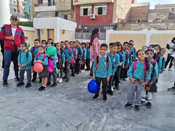 مدارس الإسماعيلية تستقبل تلاميذ أولى ابتدائي بالبلالين و الورود..صور