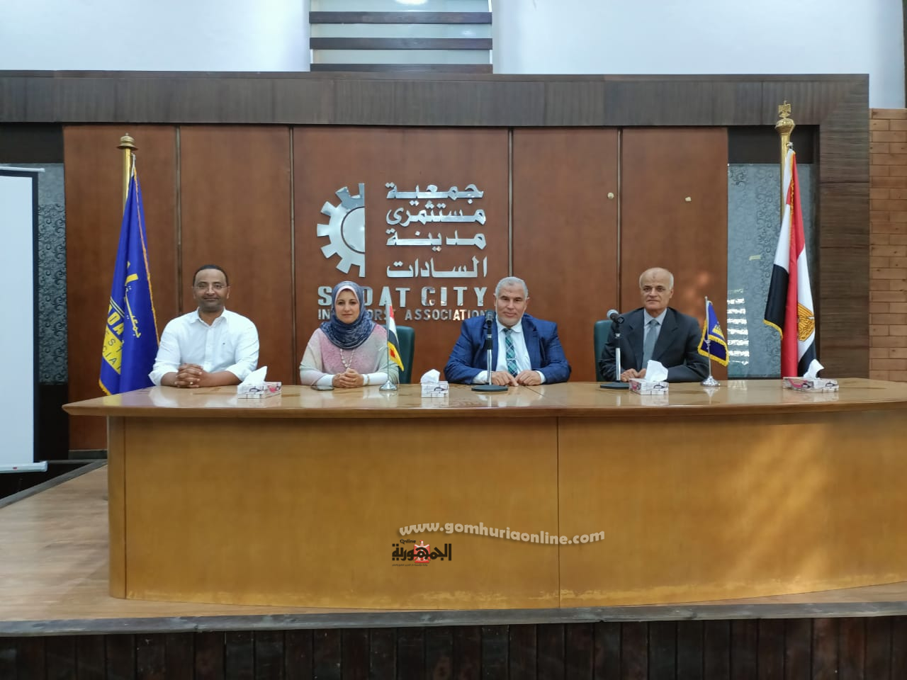الدكتور خالد الأشهب فى إجتماع الأمانة الفنية للتعليم المزدوج