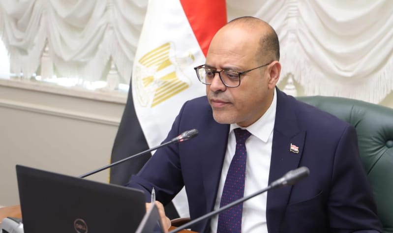  وزير العمل يشهد تسليم 700 عقد عمل منها لـ ذوي الهمم في 26 محافظة