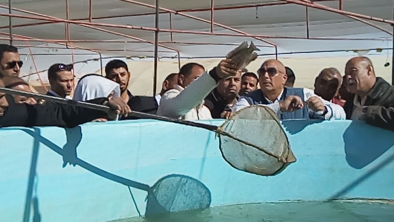 بشائر 2020 .محافظ الوادى الجديد يشهد انتاج مزرعة احواض سمكية.صور