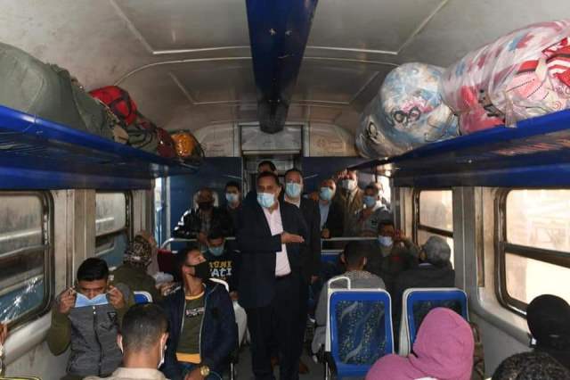 رسلان يتفقد محطة قطارات رمسيس لمتابعة تطبيق الغرامة الفورية للركاب عن عدم ارتداء الكمامات