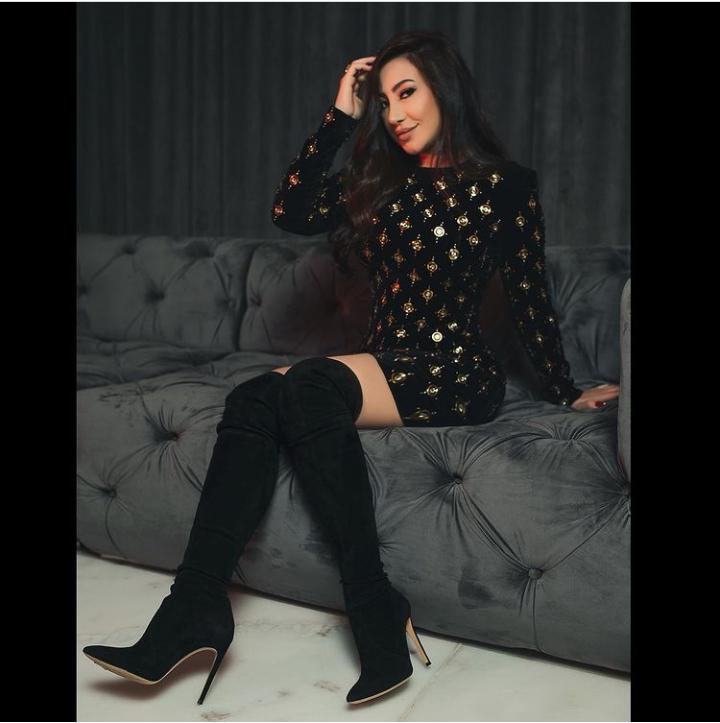 بمكياج ناعم .. بوسى تخطف الأنظار بإطلالة جذابة ..صور