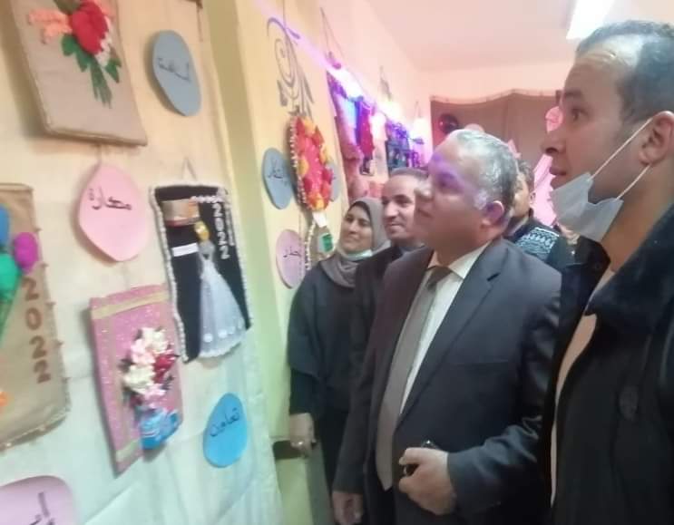 مدير تعليم دمياط يفتتح معرض الإقتصاد المنزلي بالمدينة الجديدة..صور