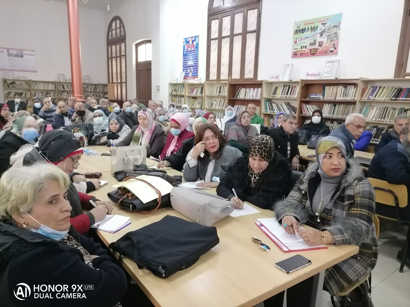 مدير تعليم الجيزة يجتمع برؤساء كنترولات الإعدادية والموجهين استعدادا لنصف العام..صور