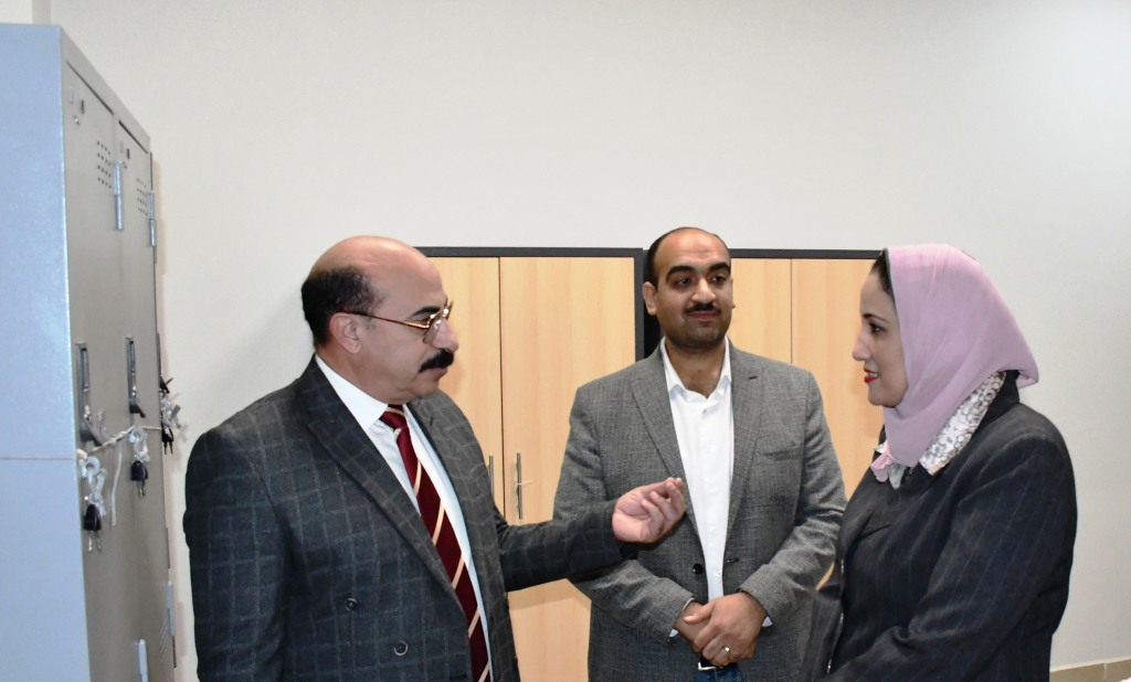 محافظ أسوان يتفقد اللمسات النهائيةتمهيدا لإفتتاح مكتبة مصر العامة