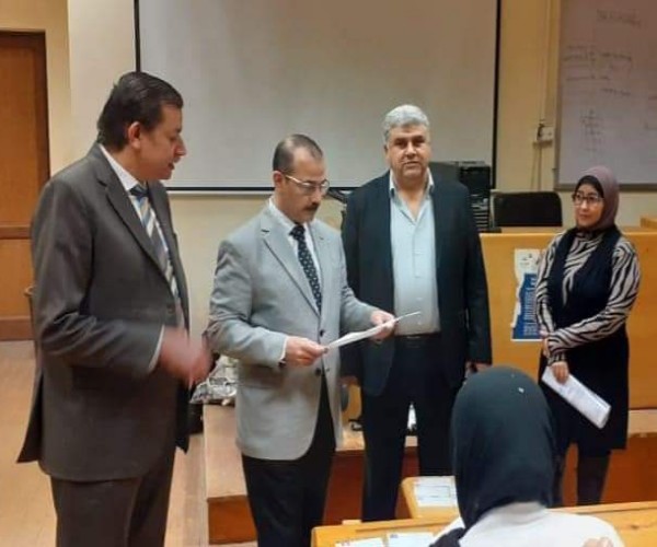 فوده يتفقد سير الامتحانات بكلية الحاسبات والذكاء الاصطناعي ببنها 