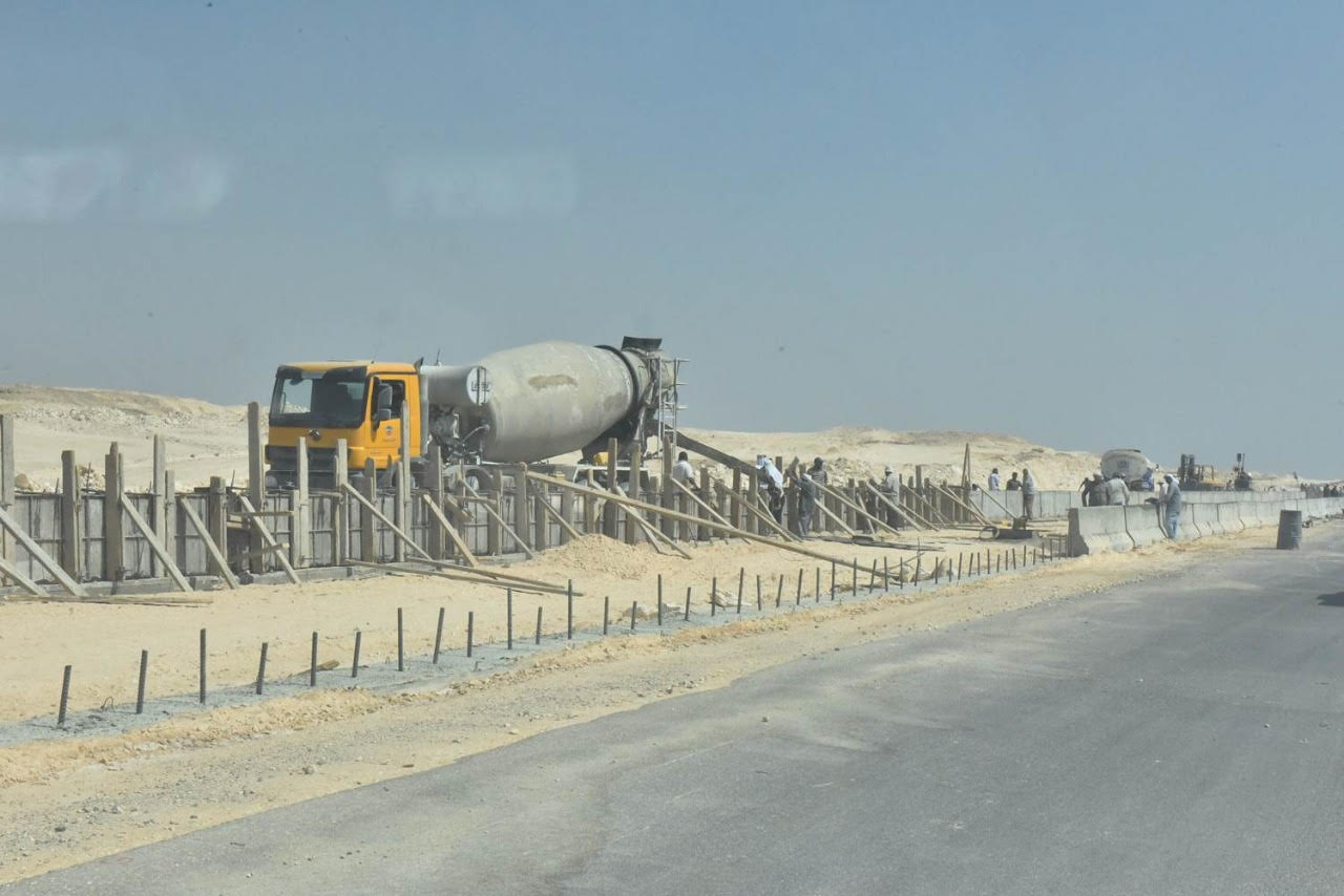 محافظ أسيوط يتفقد أعمال محور الهضبة الغربية 