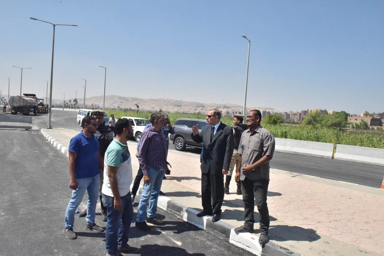 محافظ أسيوط يتفقد أعمال محور الهضبة الغربية 