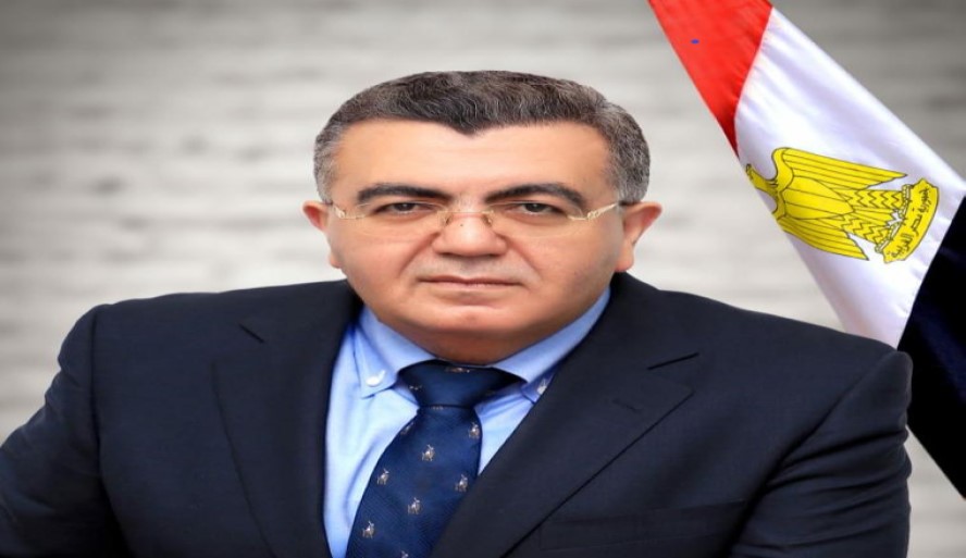 الدكتور حاتم صادق، الأستاذ بجامعة حلوان