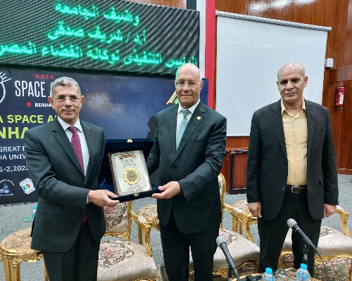 رئيسا جامعة بنها ووكالة الفضاء يشهدان ختام فعاليات هاكثون ناسا.. صور 