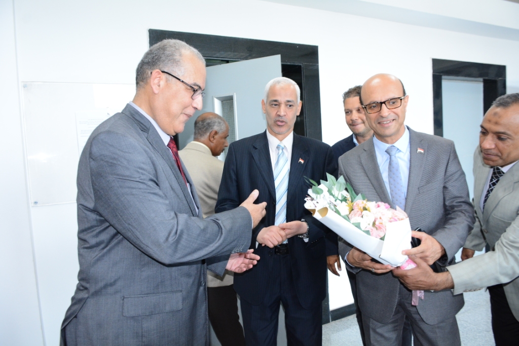 رئيس جامعة أسيوط يشهد احتفال معهد تكنولوجيا المعلومات 