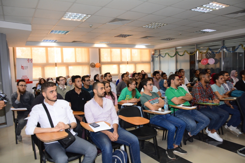 رئيس جامعة أسيوط يشهد احتفال معهد تكنولوجيا المعلومات 