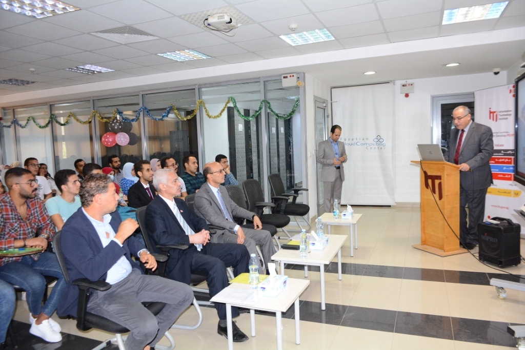 رئيس جامعة أسيوط يشهد احتفال معهد تكنولوجيا المعلومات 