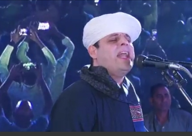التهامي يغازل الاسايطة بقصيدة صعايدة يا رسول الله 