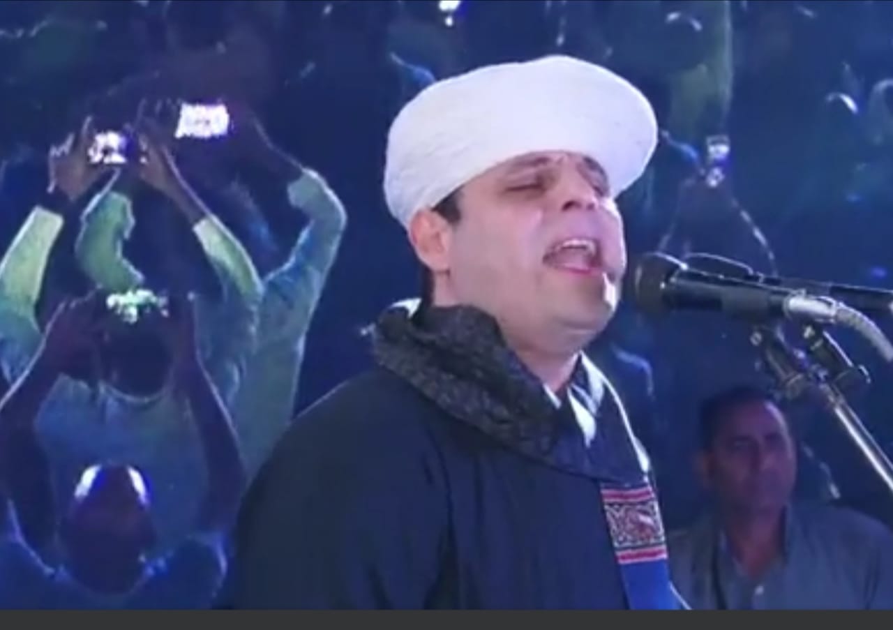 التهامي يغازل الاسايطة بقصيدة صعايدة يا رسول الله 