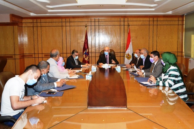 أجهزة جديدة لاستكمال خط الإنتاج بوحدة الطباعة والنشر فى جامعة الفيوم.. بالصور