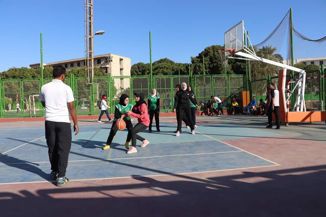 بالصور المهرجان الرياضي الأول بجامعة سوهاج