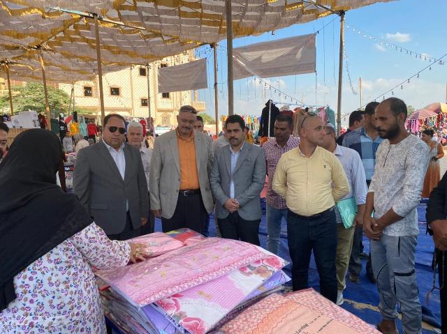 قيادات النوبارية الجديدة تفتتح معرض مستلزمات الأسرة المصرية.. بالصور