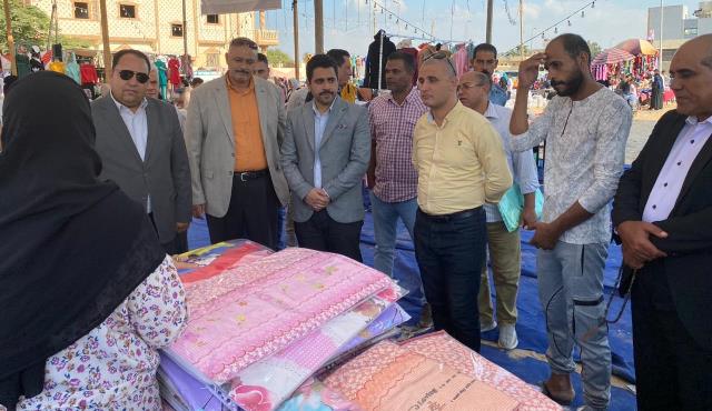 قيادات النوبارية الجديدة تفتتح معرض مستلزمات الأسرة المصرية.. بالصور