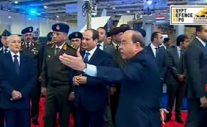 السيسي يتفقد المعرض الدولى الأول للصناعات الدفاعية والتسليح إيديكس 2018..صور