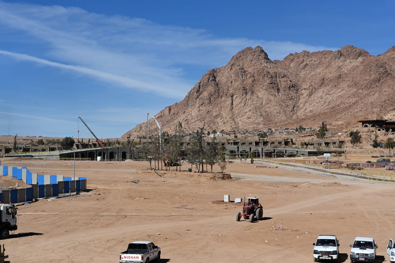 20 صورة ترصد زيارة وزير الإسكان بمدينة سانت كاترين