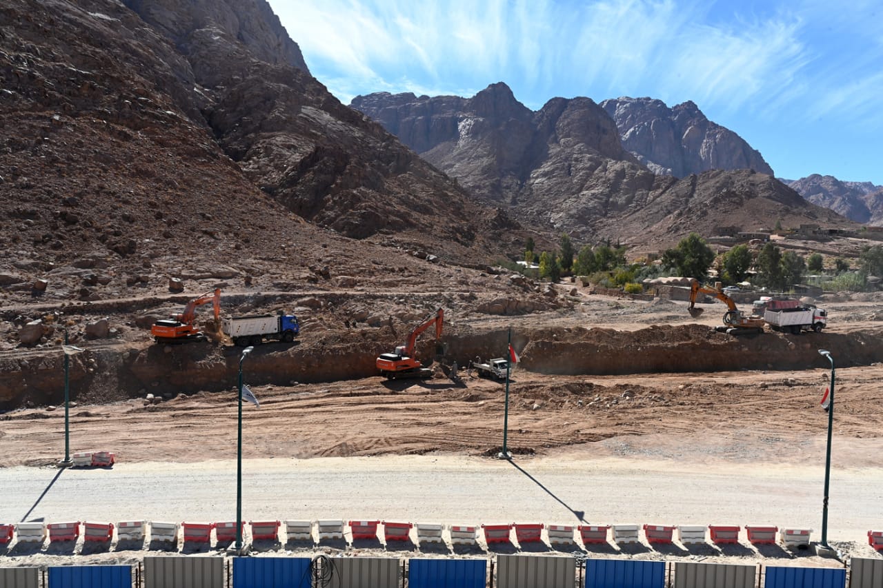 20 صورة ترصد زيارة وزير الإسكان بمدينة سانت كاترين