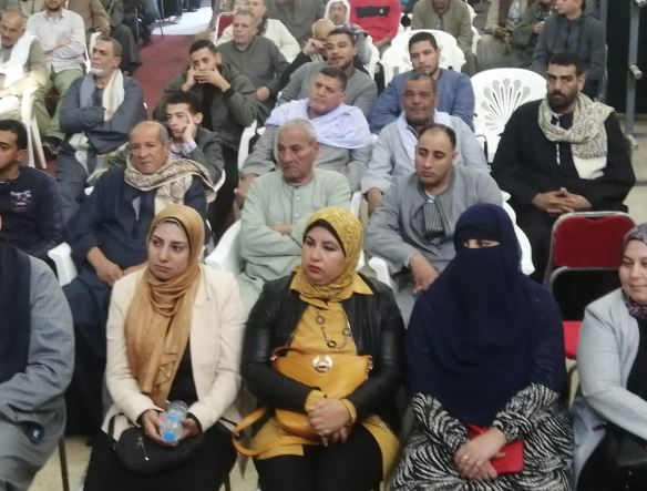 اهالي قرية منقباد وعزبة كريم باسيوط يبايعون السيسي