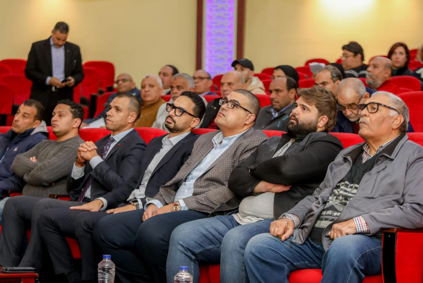 مطيع يجتمع مع المديرين الفنيين ورؤساء الاجهزة للأندية والهيئات