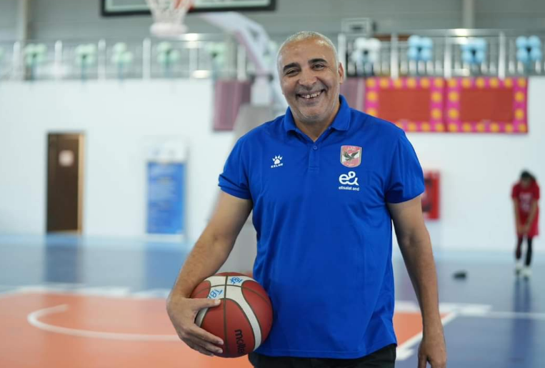 طارق خيري المدير الفني للفريق الأول لكرة السلة سيدات