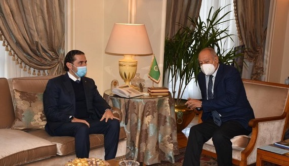 الأمين العام لجامعة الدول العربية خلال استقباله سعد الحريري