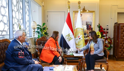 وزيرة التنمية المحلية خلال لقاء الرئيس التنفيذي لصندوق الاسكان الاجتماعي