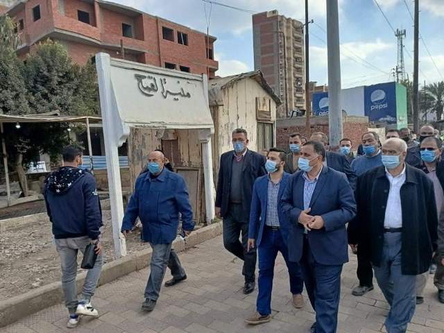 رئيس  السكة الحديد يتفقد أعمال التطوير بالمحطات والأبراج على خط بنها /بورسعيد ..صور 