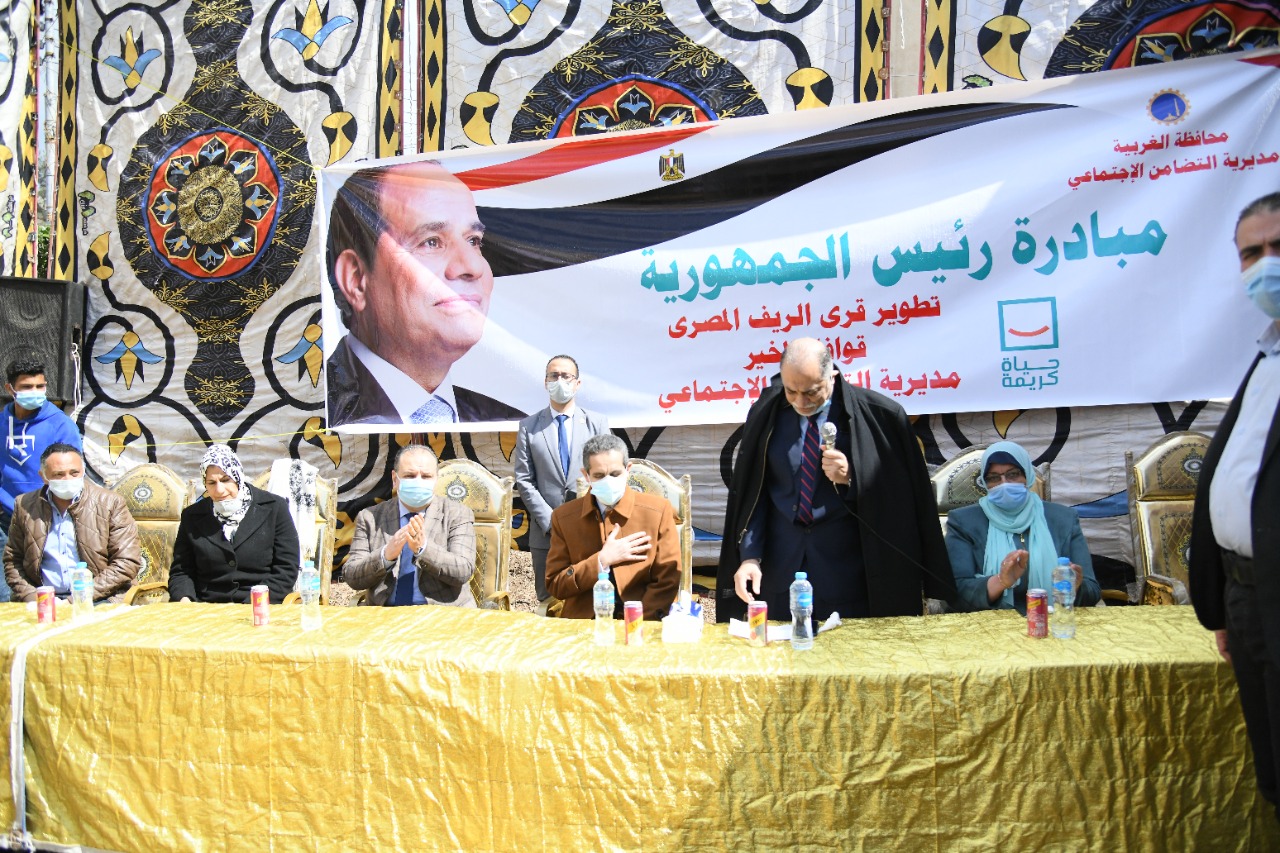 محافظ ونواب الغربية يشهدون فعاليات القافلة الاجتماعية بإخناواي-صور