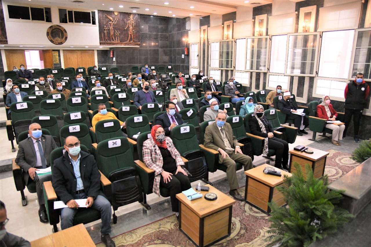 محافظ الغربية يعقد اجتماعاًمع المشاركين في المبادرة الرئاسية 