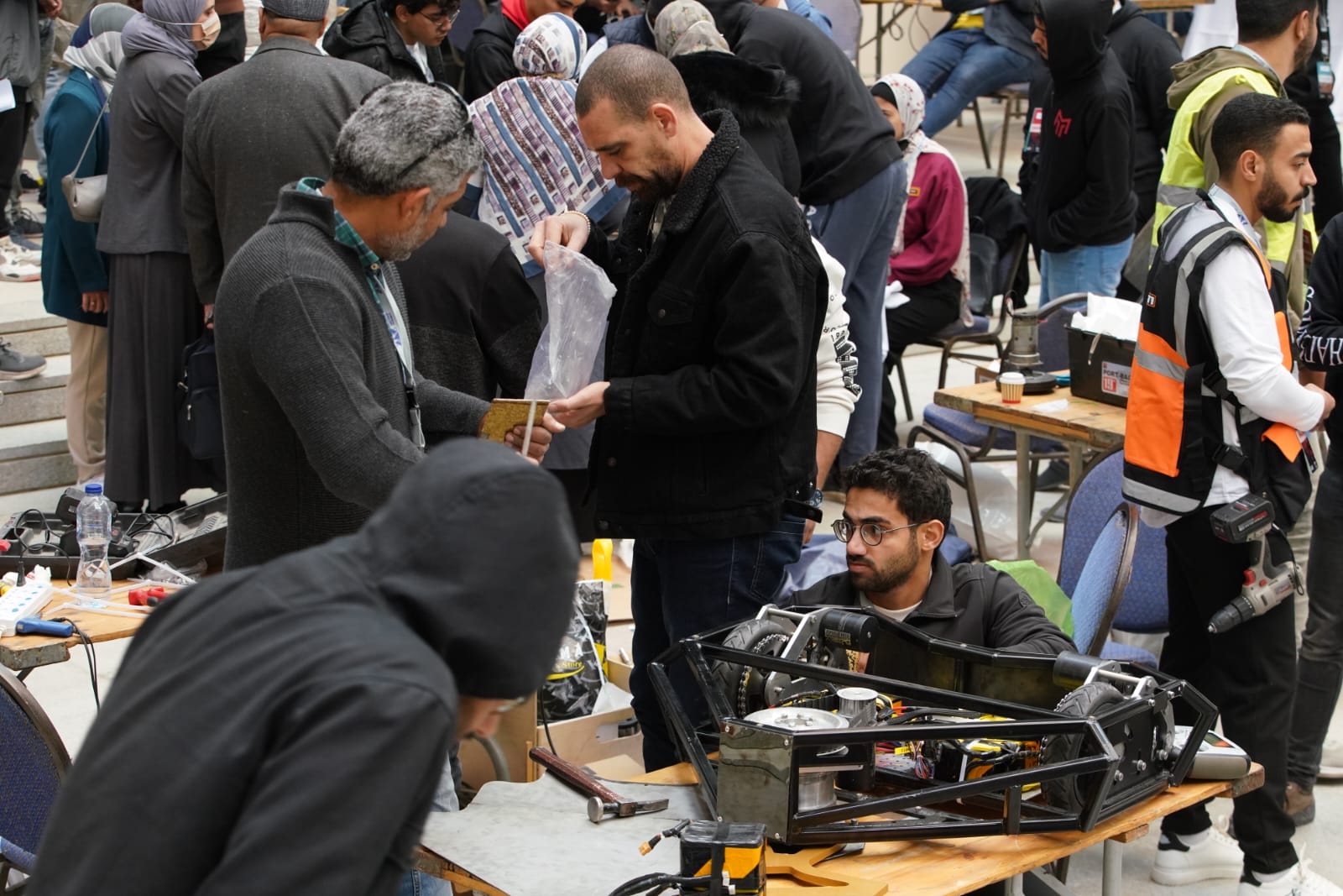 فرع الأكاديمية بمدينة العلمين الجديدة يحتضن منافسات المسابقة الدولية للروبوتات  ( ARC )
