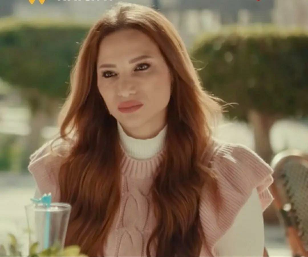 الفنانة غادة طلعت