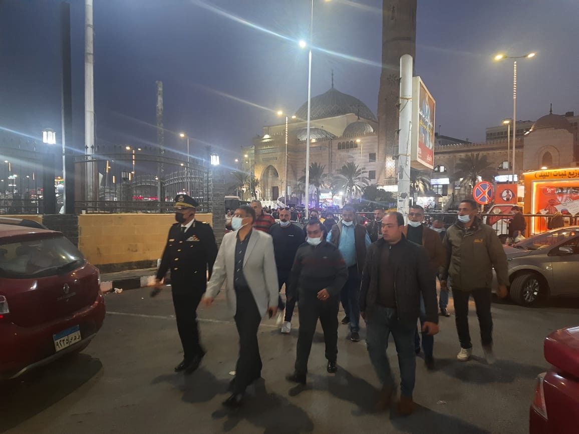 رئيس جهاز مدينة 6 أكتوبر  يقود حملة لضبط المخالفات ورفع الإشغالات .. صور