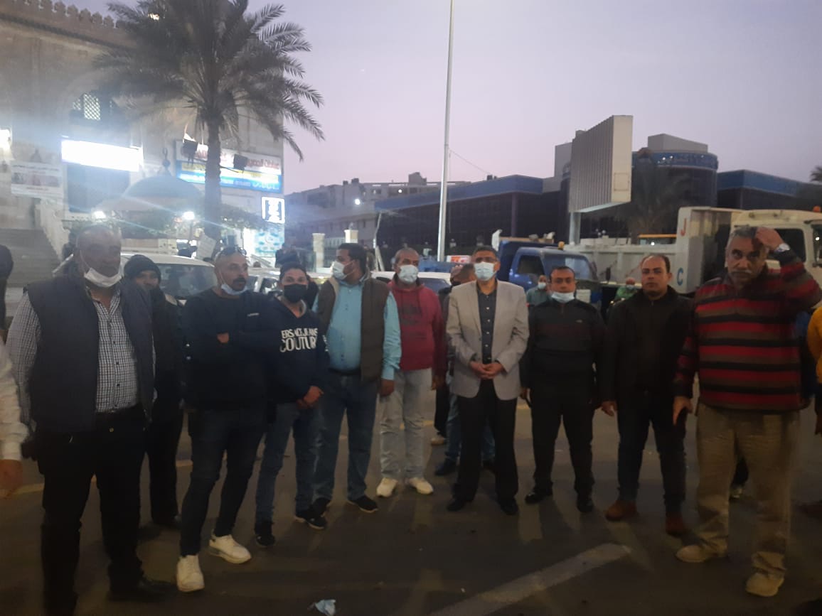 رئيس جهاز مدينة 6 أكتوبر  يقود حملة لضبط المخالفات ورفع الإشغالات .. صور