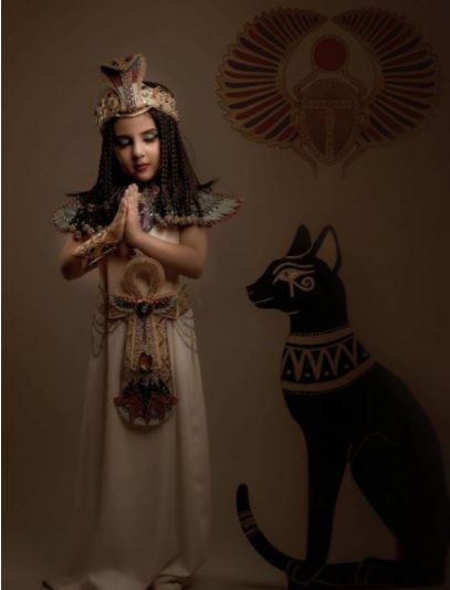 بـ الزى الفرعونى.. الطفلة مريم تخطف الانظار على السوشيال ميديا.. صور