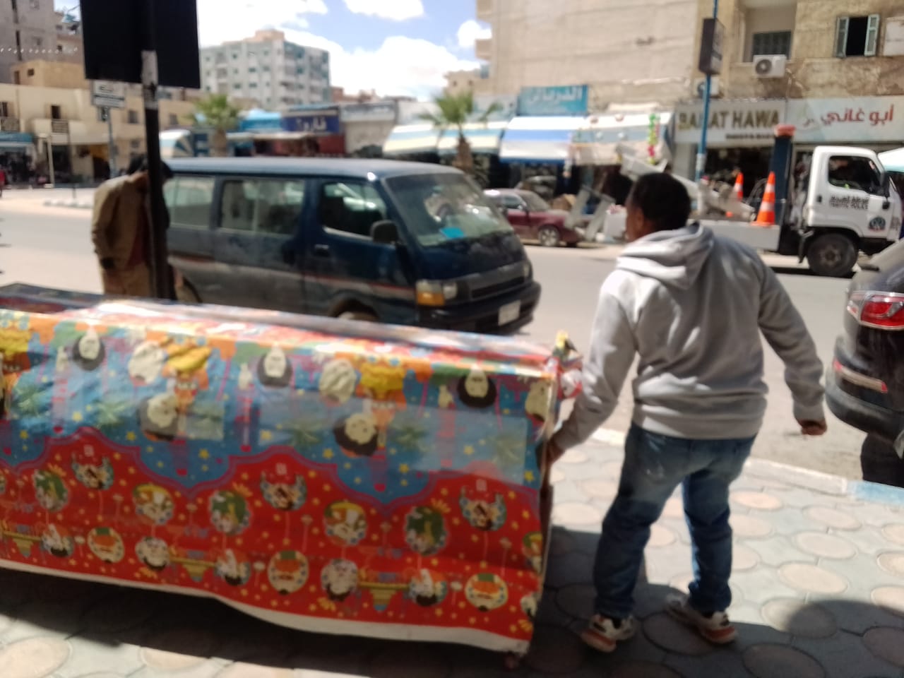 ٣٣٠ مخالفة اشغال ونظافة وبيئة  بحملة مكبرة بمرسي مطروح