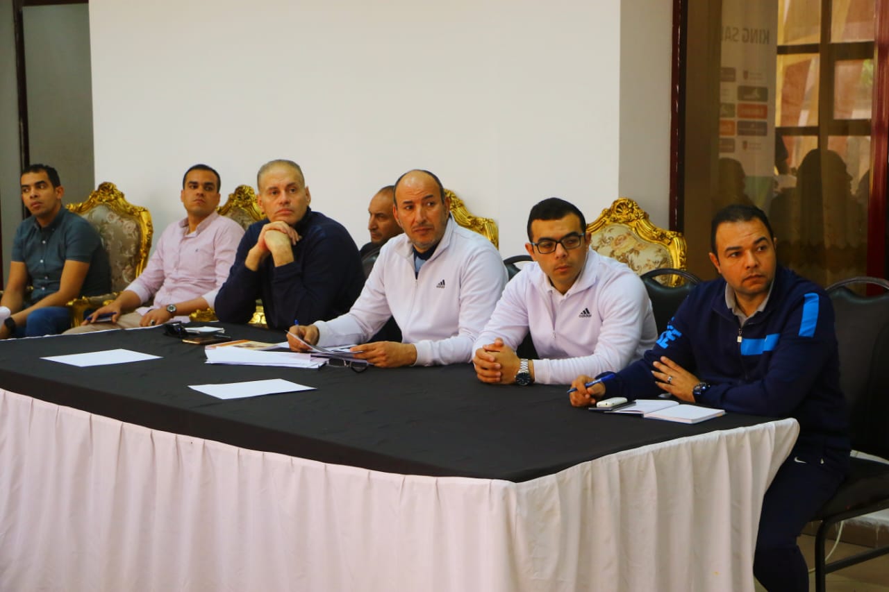 طلائع الجيش بالأحمر .. وأهلى طرابلس بالأبيض     