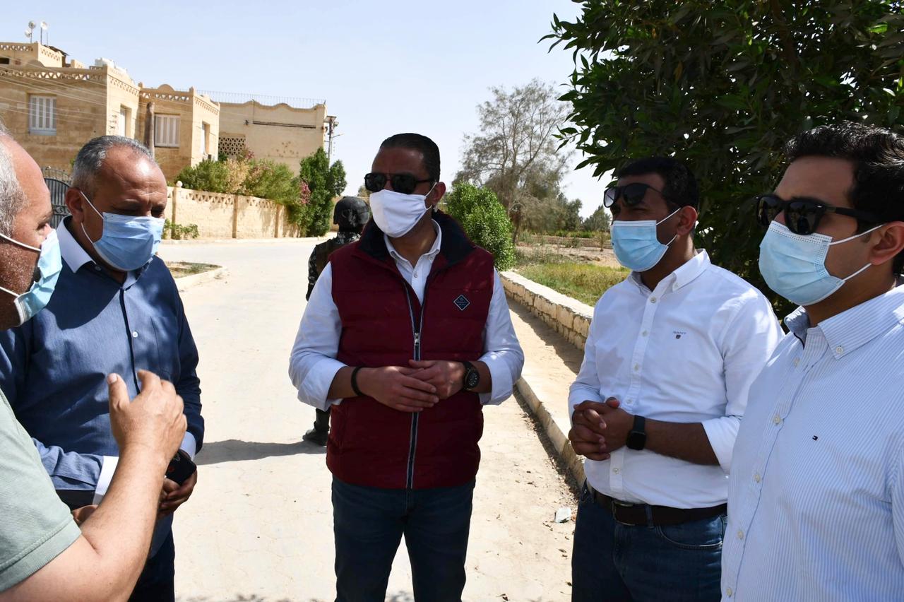 جولة ميدانية لمحافظ الفيوم لمتابعة التزام الأندية الرياضية والمنشآت السياحية بقرار الغلق 