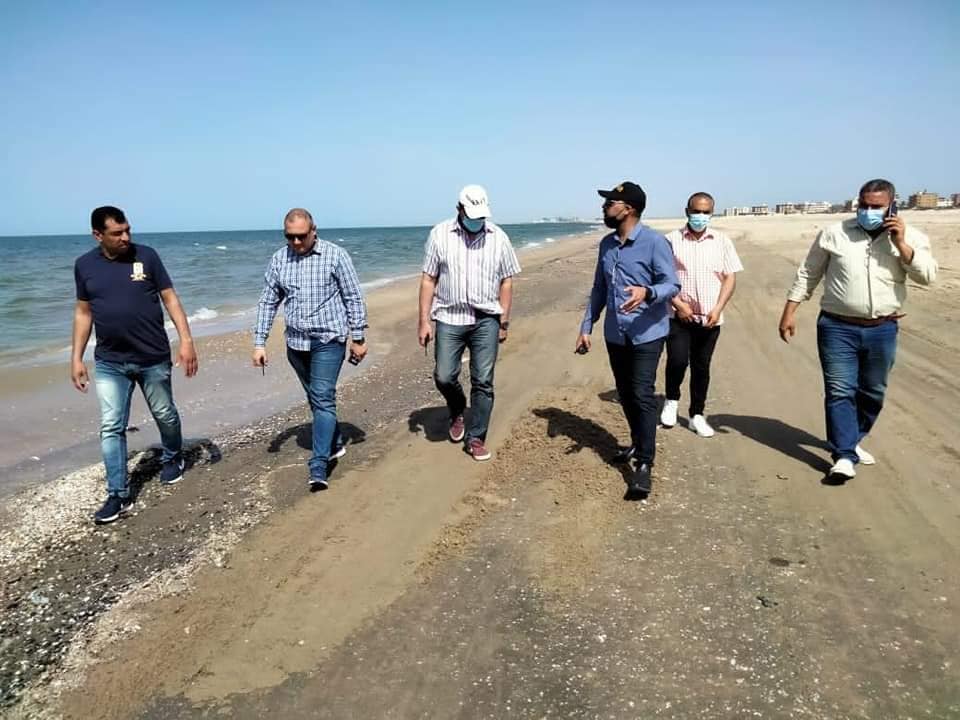 اللواء ضياء الدين حسين يتفقد شواطئ جمصه للتاكد من غلق الشواطئ وعدم تواجد المواطنيين 