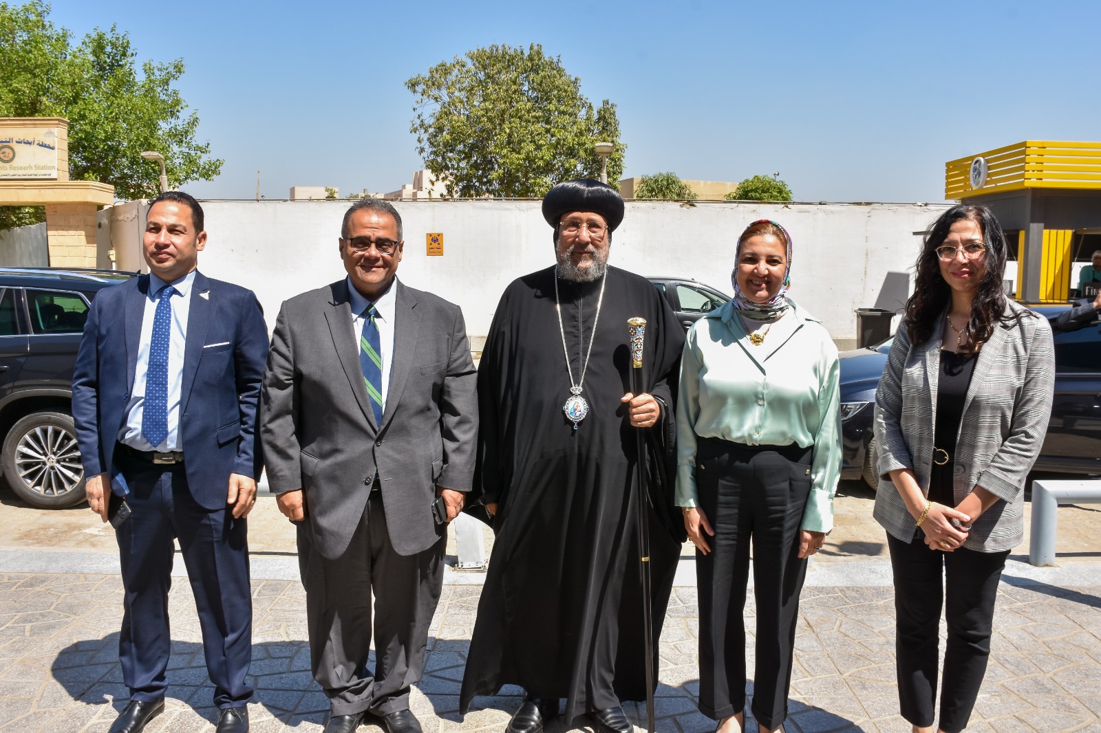 الأنبا أرميا يشهد مناقشة رسالة ماجستير بصيدلة عين شمس