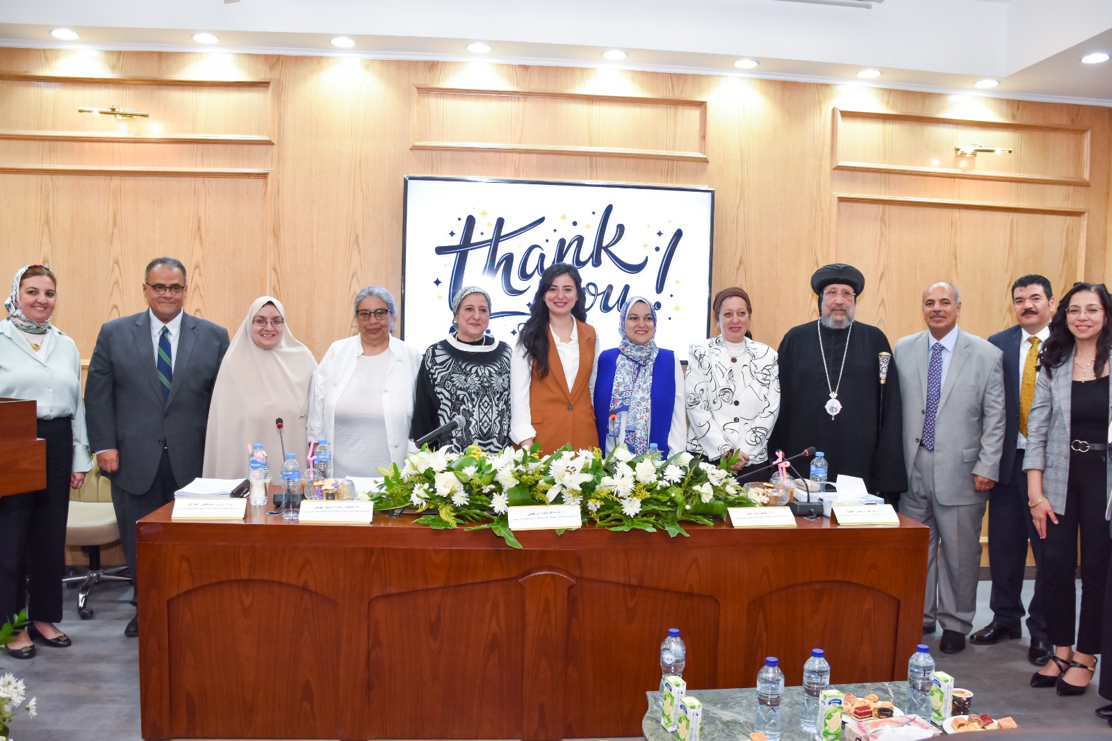 الأنبا أرميا يشهد مناقشة رسالة ماجستير بصيدلة عين شمس