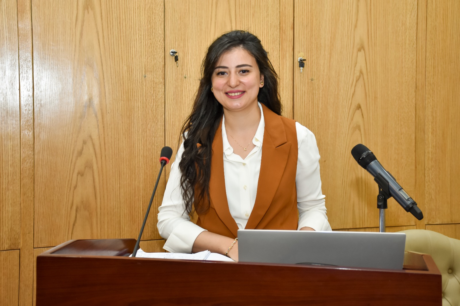 الأنبا أرميا يشهد مناقشة رسالة ماجستير بصيدلة عين شمس