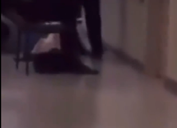 صورة من فيديو المشاجرة بين الطلاب 