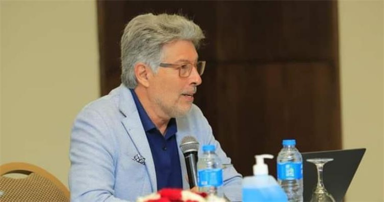 فيتور بيريرا رئيس لجنة الحكام