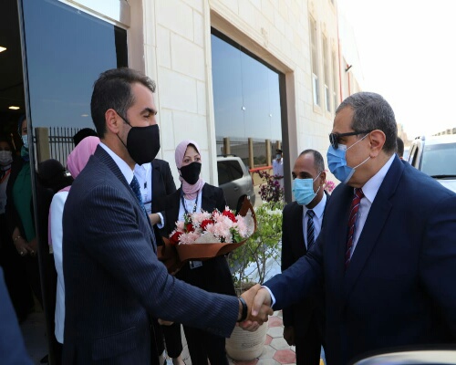 سعفان يشهد توقيع بروتوكول تعاون مع شركة عالمية للتدريب علي تصنيع الملابس الجاهزة 