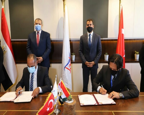 سعفان يشهد توقيع بروتوكول تعاون مع شركة عالمية للتدريب علي تصنيع الملابس الجاهزة 